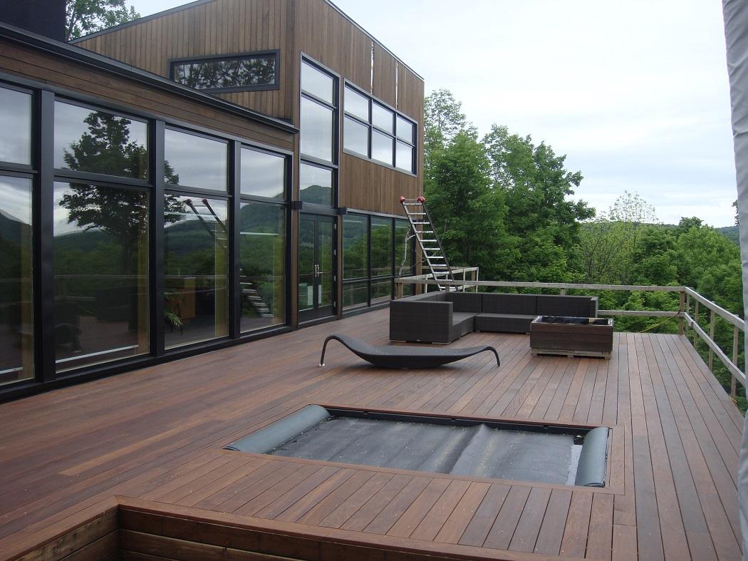 Decks & Patios Bromont